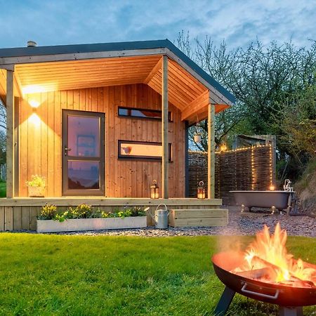 Luxury Glamping Cabin With Outdoor Bath On Cornish Flower Farm Truro Dış mekan fotoğraf
