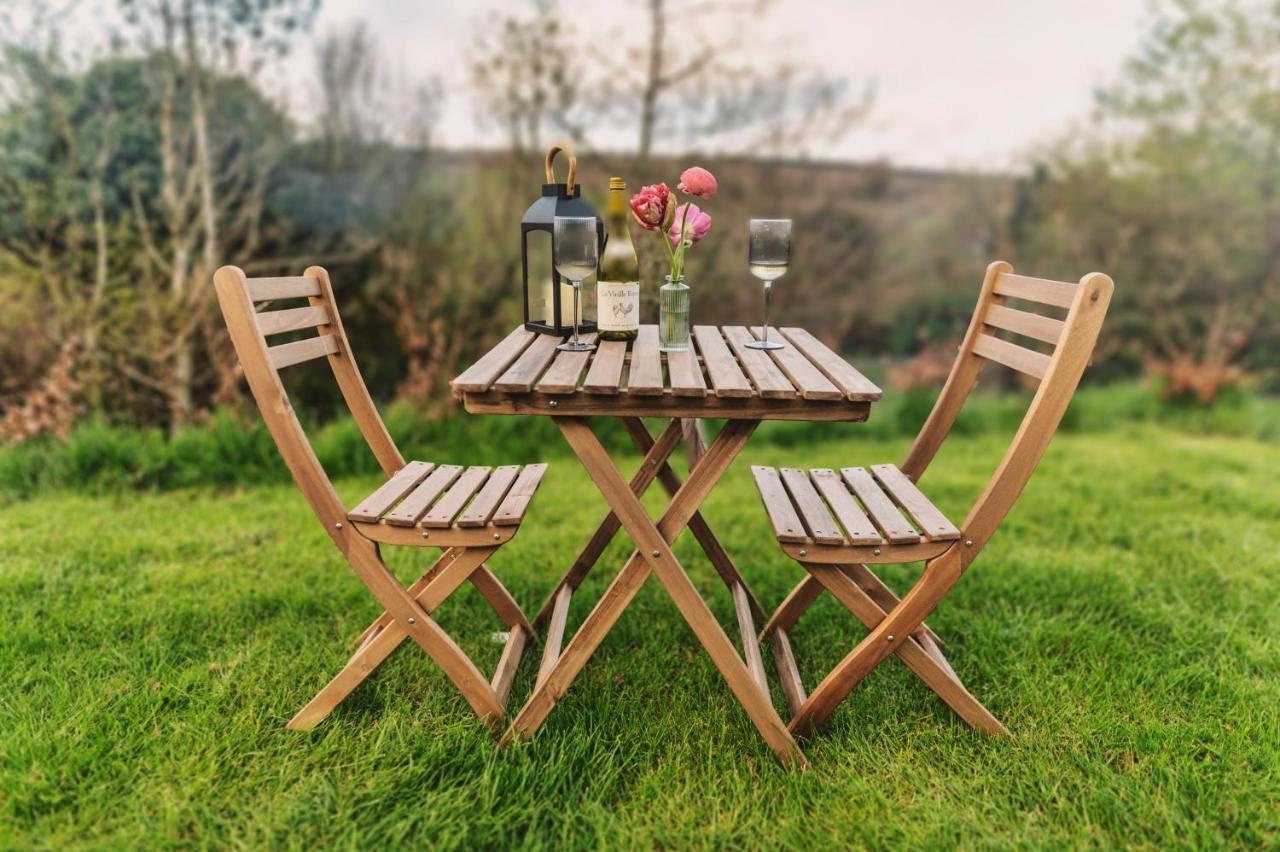 Luxury Glamping Cabin With Outdoor Bath On Cornish Flower Farm Truro Dış mekan fotoğraf