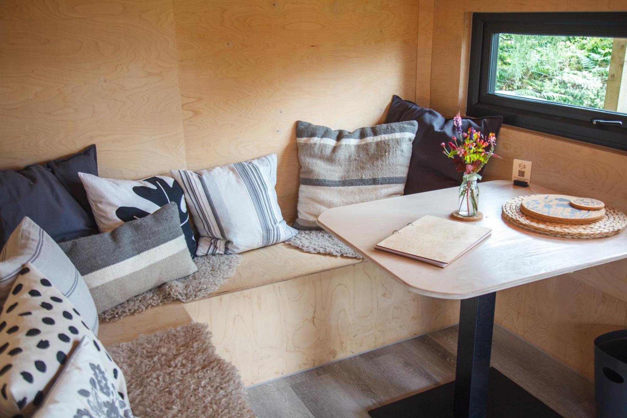 Luxury Glamping Cabin With Outdoor Bath On Cornish Flower Farm Truro Dış mekan fotoğraf
