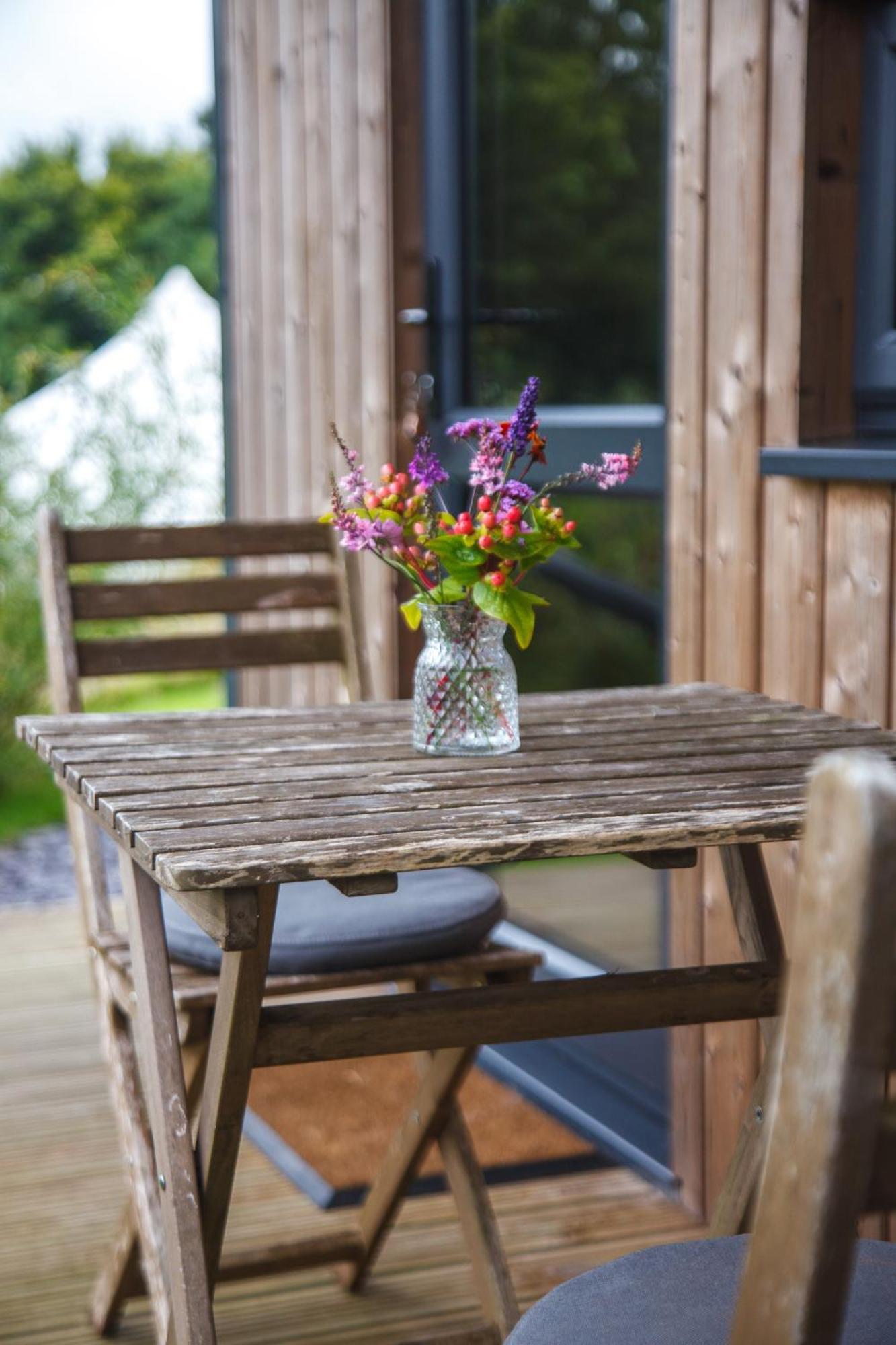 Luxury Glamping Cabin With Outdoor Bath On Cornish Flower Farm Truro Dış mekan fotoğraf